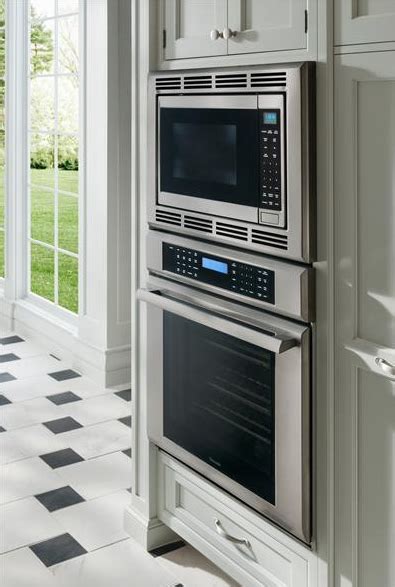 Thermador microwave & oven combo give practicality and elegance and will perfectly fit in every kitchen. Thermador 30 inch Masterpiece® Series Combination Oven ...