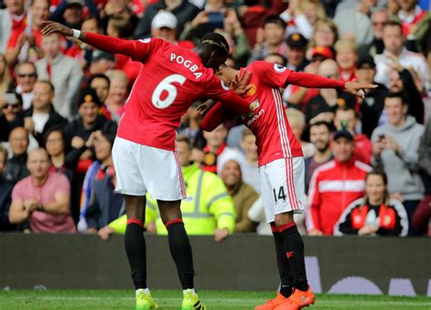 Jesse lingard of manchester united is assisted with an injury by thiago silva of before he is substituted during the uefa champions league round of 16 first leg match between manchester united and. Manchester United's Jesse Lingard Has A Typically-Lingard ...