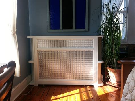 Standard Style Grille Metal Radiator Cover With Bookends In White
