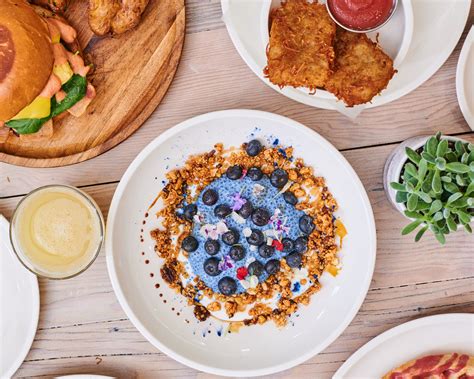 20 Best Brunch Destinations In Los Angeles For Mimosas And More