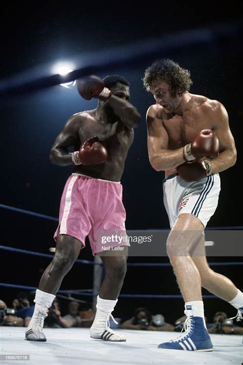 Joe Bugner In Action Vs Joe Frazier During Fight At Earls Court News Photo Getty Images