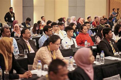 The world bank said malaysia will become an ageing society this year, which means seven per cent or more of the country's population are aged 65 and the world bank highlighted that its calculations using official statistics suggested that as of last year, 39.2 per cent of the workforce in malaysia did. Important to address Malaysia's ageing population | The Star