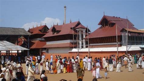 While at guruvayur (also guruvayoor), the first place to get to is of course, the temple. Top 20 Pilgrimage Holiday Destinations in Kerala