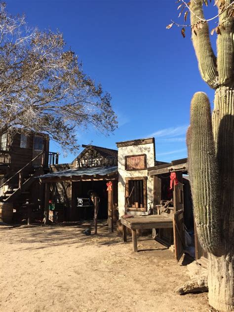 Joshua Tree Pioneer Town Stock Image Image Of Yuccavalley 142064891