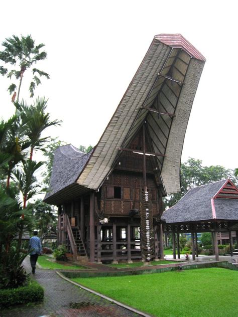 23 Rumah Adat Di Pulau Sulawesi Penjelasan Gambar Nama