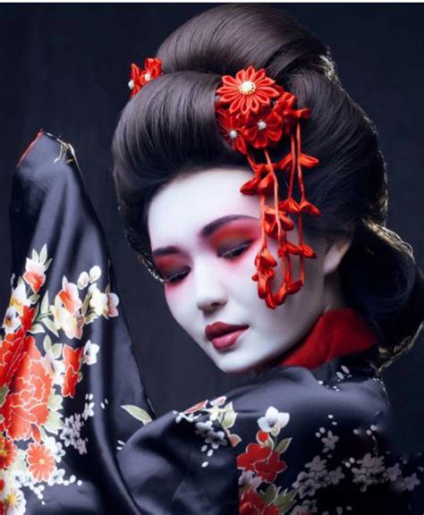 Pin By Allybee On Eyecandy Geisha Art Geisha Geisha Japan