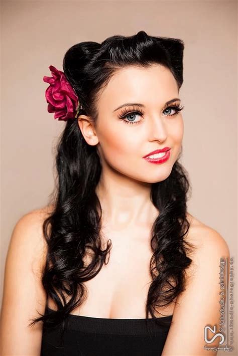 Pin Up Hairstyles Long Hair Pictures Hairstyle Guides