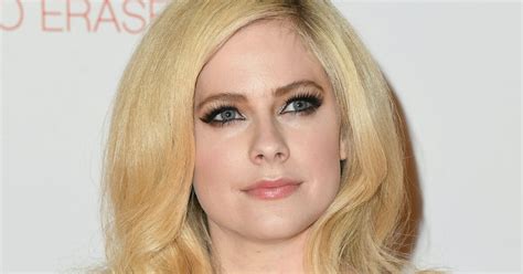 Avril Lavigne Says Music Helped Keep Her Alive While Battling Lyme Disease