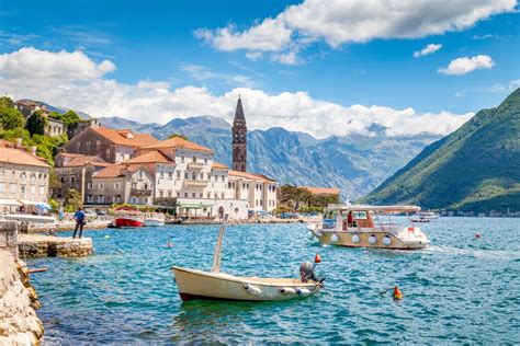 Official web sites of montenegro, links and information on montenegro's art, culture, geography, history, travel and tourism, cities, the capital city, airlines, embassies. Op reis door een bijzonder land; ontdek de mooiste plekken ...