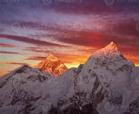 Mount Everest Sunset 747478 Stock Photo At Vecteezy