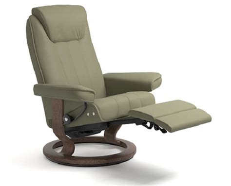 Chair and ottoman both employ the stressless glide function. Stressless Bliss Recliners Chairs Ekornes Stressless Bliss ...