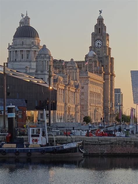 Liverpool Liver Building Port England Places Of Interest London