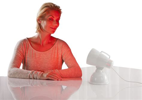 Unabhängig davon, ob du selbst entscheidest eine lichttherapie zuhause durchzuführen oder sie von deinem arzt. IR 100 Infrarotlampe medisana®