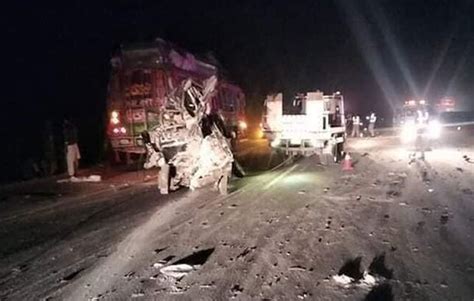 رحیم یار خان موٹر وے پر خوفناک حادثہ، 13 افراد جاں بحق ، 20 سے زائد زخمی