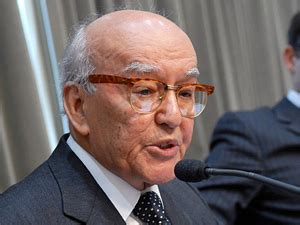 São aquelas que não necessitam de regulamentação infraconstitucional, visto que desde o momento da promulgação da constituição, já estão aptas a produzir efeito. ConJur - Jurista Afonso da Silva critica prisão antecipada ...