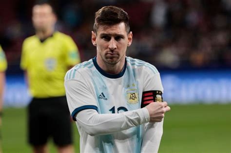 How much money does lionel messi have? Lionel Messi Twitter Fans
