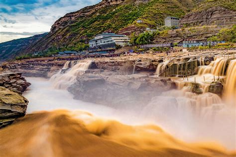 Hukou Waterfall The Best View In The Off Season China Silk Road Travel
