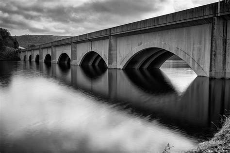 Water Under The Bridge Ashopton Viaduct Justin Saunders Flickr