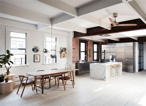 Embrace this cozy take on minimalist design and learn how you can infuse your space with these chic scandinavian decor ideas. Scandinavian Minimalism Meets the Rough Aesthetics in ...