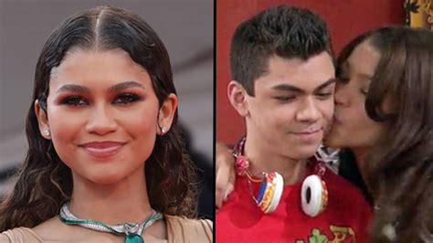 Zendaya Refused To Have Her First Ever Kiss Be Filmed For Tv Show Popbuzz
