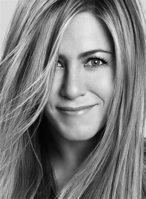 Jennifer Aniston Likes To Keep It Easy In Terms Of Beauty And Style