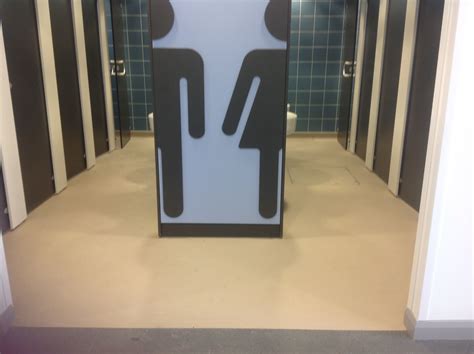 Unisex Washroom Design Using Expresslay Plus At St Teilos High School Cardiff Washroom Design