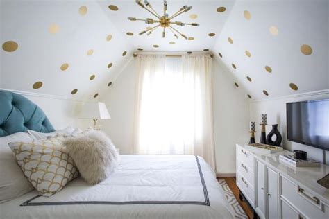 14 Ideas For Small Bedroom Decor Hgtvs Decorating