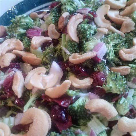 Delicious Broccoli Cranberry Salad Recipe