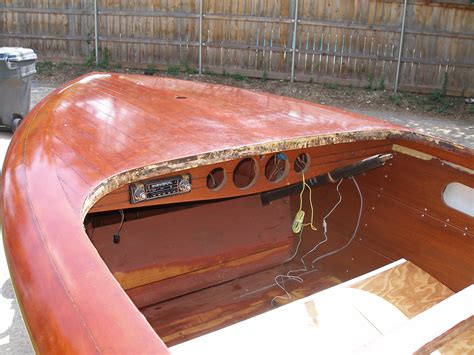 Antique boat fittings, rope, bronze screws & epoxy to the wooden boat owners. Carollza: Detail Wooden boat plans barrel back
