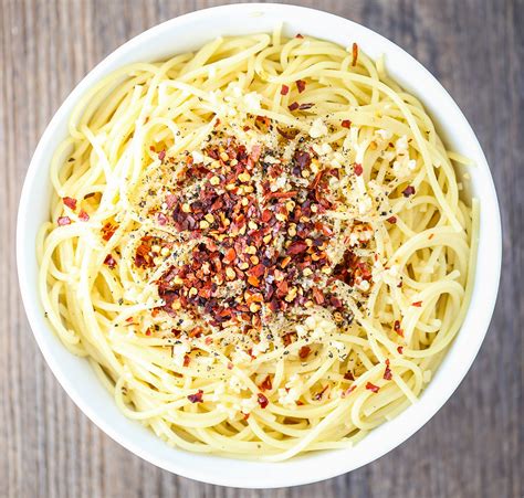 Simple And Spicy Garlic Spaghetti Tabs And Tidbits