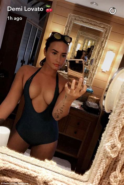Demi Lovato Used No Filter No Edit For Bikini Snap Daily Mail Online