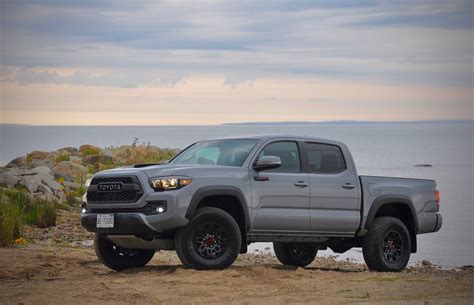 Toyota presents toyota tacoma trd pro (2017). First Drive: 2017 Toyota Tacoma TRD Pro | Autos y motos, Autos y Camionetas