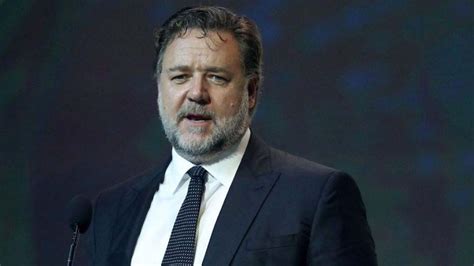 Russell Crowe Biography Age Height Net Worth 2020 Wife Kids Career
