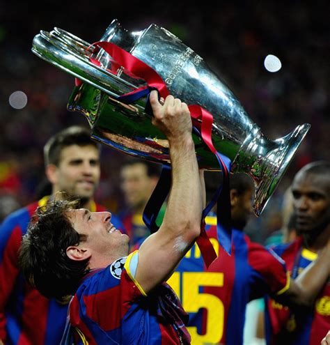 Barcelona Return Home Victorious With Champions League Trophy Lionel Messi Lionel Andres