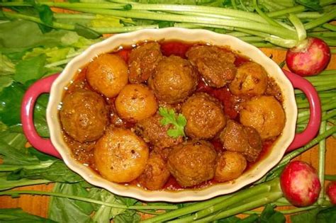 Kashmiri cuisine is the cuisine of the kashmir valley in the indian subcontinent. 20 Traditional Kashmir Food Dishes You Ought To Try Once ...
