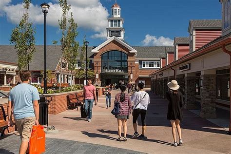 2023 Woodbury Common Premium Outlets Shopping Tour From Manhattan