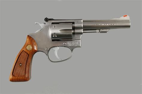 Smith And Wesson Mdl 63 Cal 22lr Snm141975double Action Revolver
