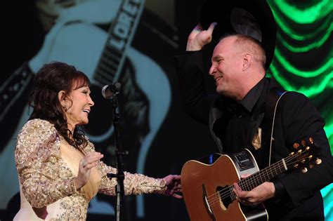 Loretta Lynn dead at 90: Remembering country singer's iconic career in