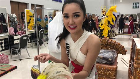An indonesian prehistoric heritage' yang mengangkat keindahan spesies langka yang hanya ada di. Miss Universe Indonesia National Costume Sneak Peek - YouTube