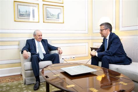 + o cabeça de lista do psd ao parlamento europeu, paulo rangel, anunciou este sábado o comissário europeu carlos moedas como mandatário nacional do partido às eleições europeias de maio. Rui Rio recebe Carlos Moedas | O Presidente do PSD recebeu ...