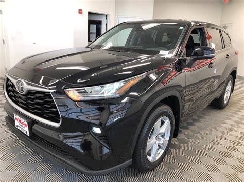 New 2020 Toyota Highlander Le Awd Sport Utility In West Allis T61904