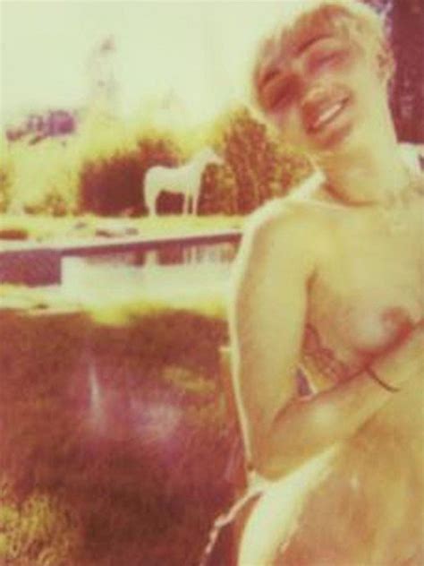 麦莉赛勒斯Miley Cyrus裸体 21 新照片