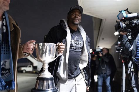 Veteran Cfl Linebacker Muamba Still Pondering His Football Future