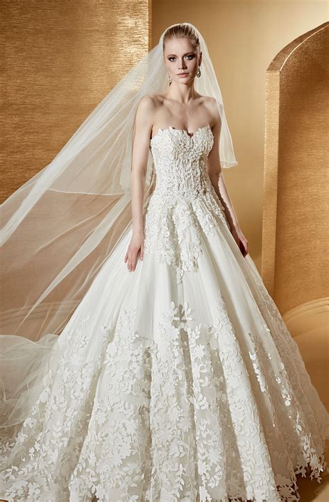 Disegno dell'abito da sposa la stilista disegnerà l'abito da sposa in esclusiva per te, in questo modo. Abiti da Sposa di Romance - ROAB17882 - Matrimonio.com