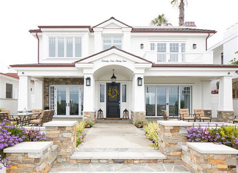 Interior designing the farm houses & beach houses are an integral part of our business. California Beach House Designed by Brandon Architects - Home Bunch Interior Design Ideas