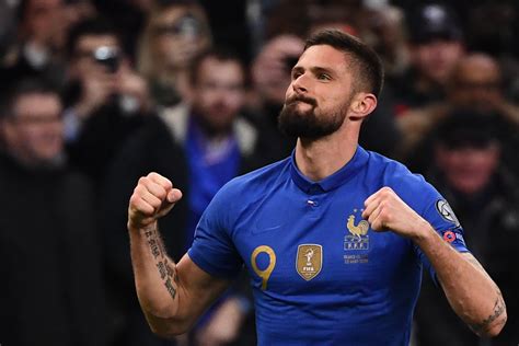 Join the discussion or compare with others! FOOTBALL . Olivier Giroud n'est plus qu'à trois longueurs ...