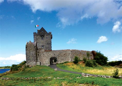 Filedunguaire Castle Galway Irelandpng Wikimedia Commons
