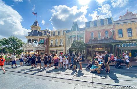 Photos See What Disney Worlds Memorial Day Crowds Look Like The