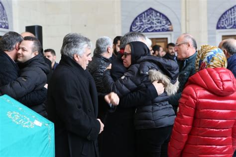 Paylaşımlarında fetö lideri gülen'e övgülerde bulunduğu görülen özışık, türk kızlarını satan manukyan'a, 'manukyan anne' ismini taktıklarını gördüm. Hadi Özışık ve Süleyman Özışık'ın en acı günü - Gerçek Gündem