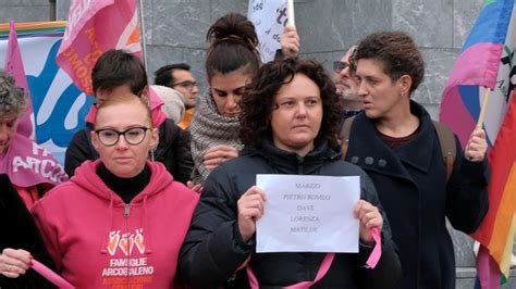 Mamme Gay La Procura Di Padova Chiede Di Sollevare Il Caso Alla Corte